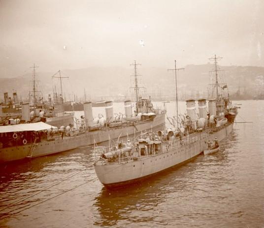 Genova - cacciatorpediniere inglese &quot;Mosquito&quot;