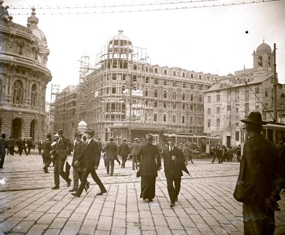 Genova - palazzo del Credito Italiano in costruzione