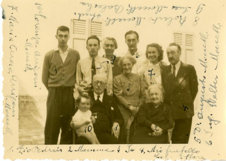 Fotografia allegata alla lettera di Mariannina Nocetti, Lugano, 18 dic. 1946 (positivo b/n, mm. 70  x 30)