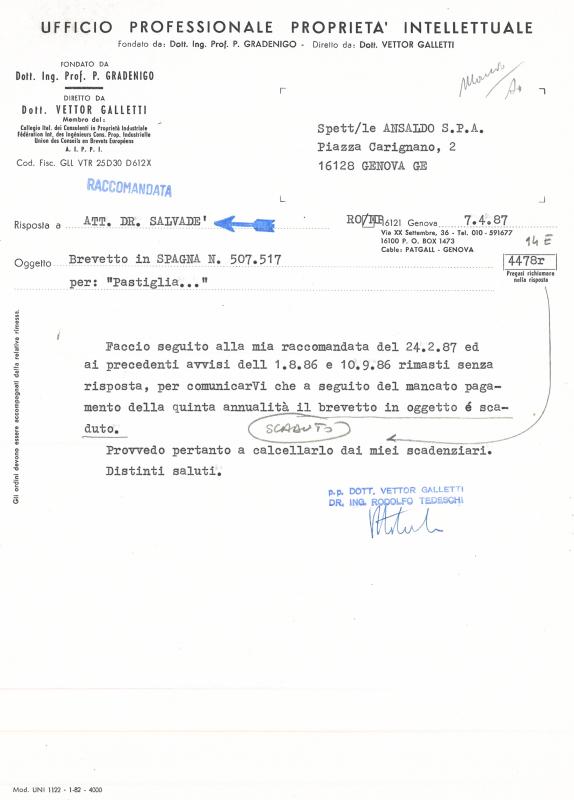 Pastiglia di combustibile nucleare che presenta a caldo deformazioni ridotte (ES)