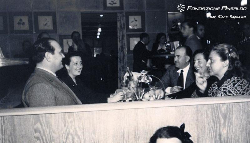 Famiglia Parodi - Giorgio Parodi a cena con la moglie Elena, il fratello Enrico, la cognata Gabriella e un&#039;amica