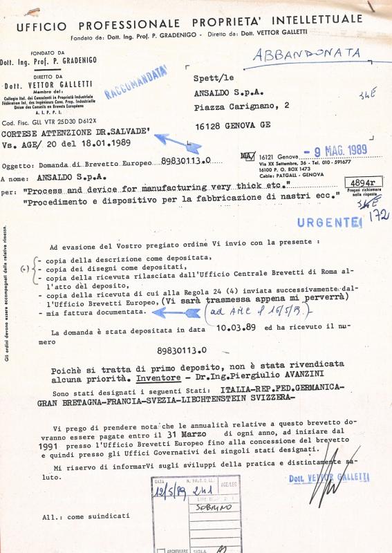 Procedimento e dispositivo per la fabbricazione di nastri di acciaio amorfo di grande spessore (CBE)