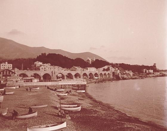 Sturla - La spiaggia e il ponte della ferrovia (taglio)