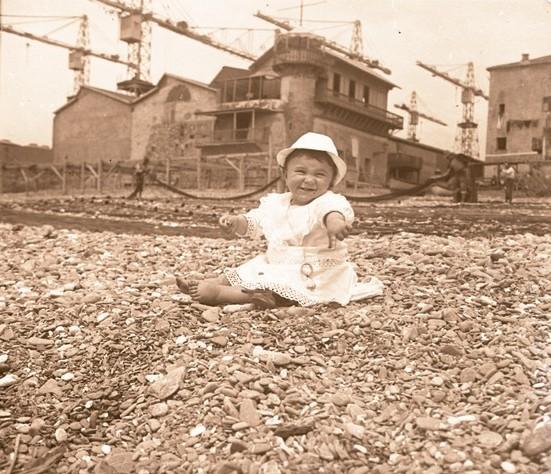Enrico Chierici sulla spiaggia della Foce