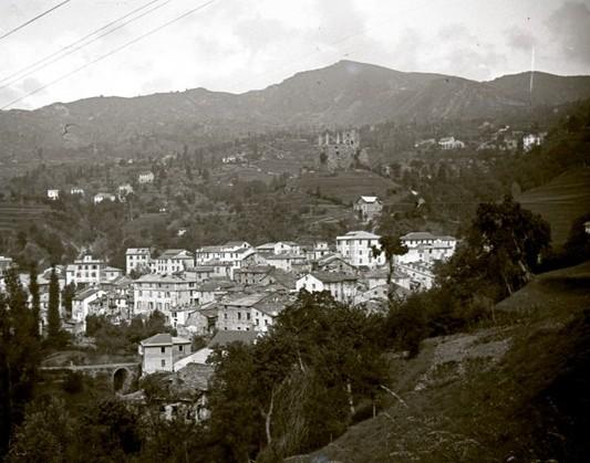 Torriglia - panorama con castello