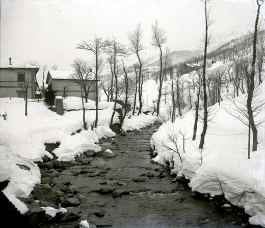 Fraconalto - case lungo il torrente Lemme