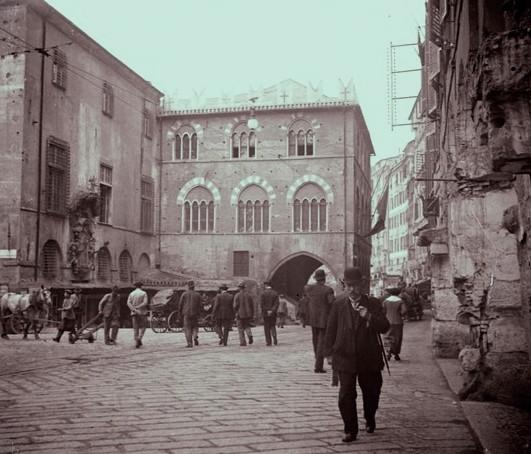 Piazza Raibetta e Palazzo San Giorgio (taglio)