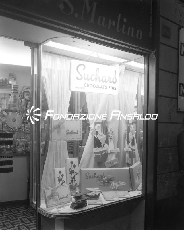 Genova - vetrina negozio Suchard