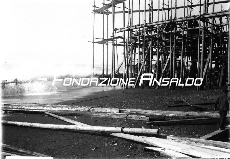 Genova - Cantieri Navali Ansaldo di Sestri Ponente - mareggiata