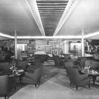 Giulio Cesare - Sala di prima classe con tavolini e poltroncine